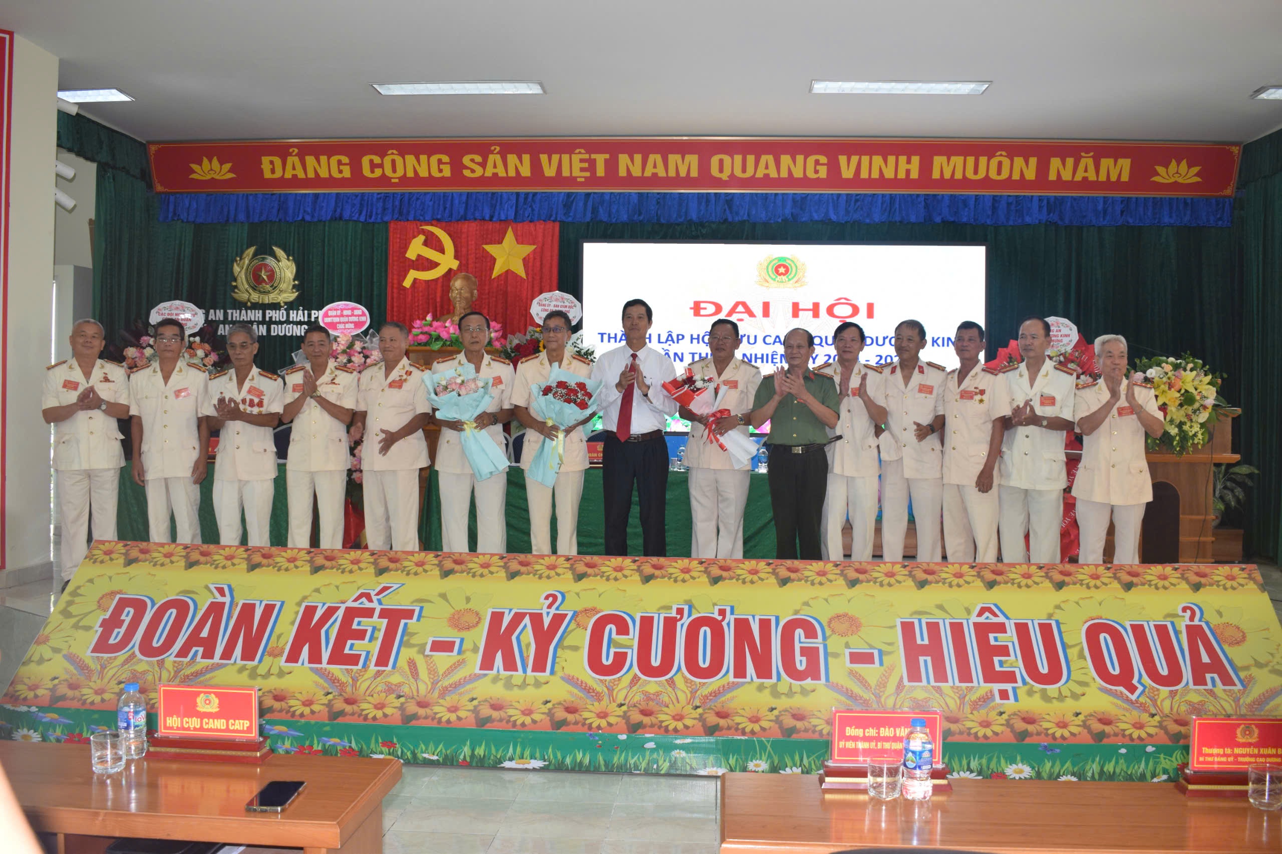 Đại hội thành lập Hội Cựu Công an nhân dân quận Dương Kinh thành công tốt đẹp